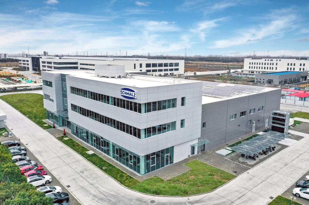 Schmalz is constructing an office building, a production building and a storage facility on 27,000 square meters of land. They form the headquarters of Schmalz China.