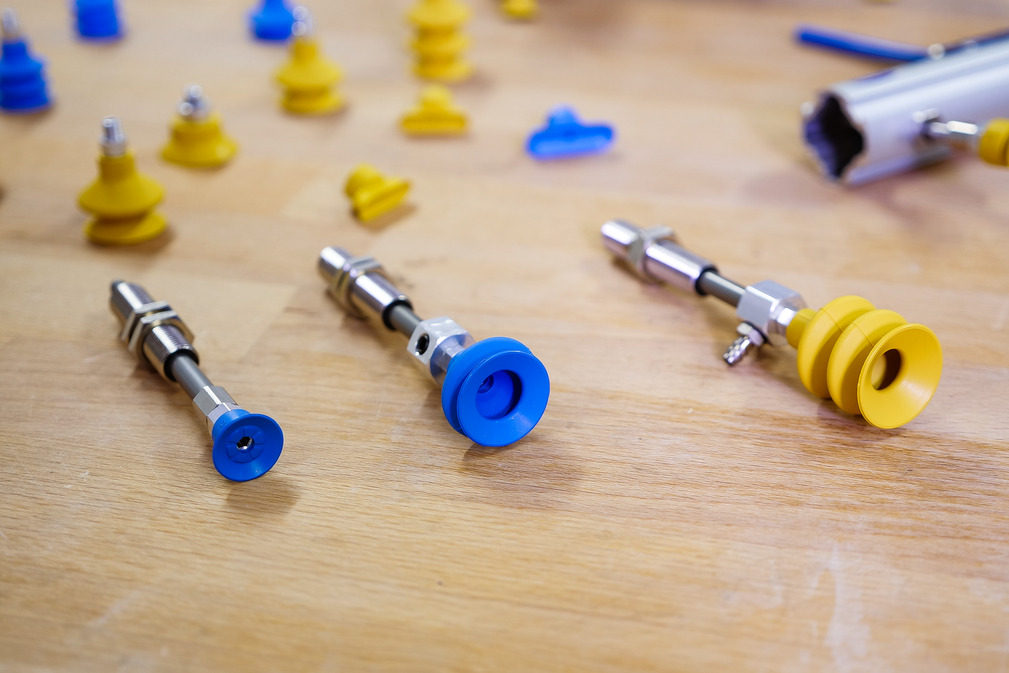 Small or large, ESD-compatible or not - the FSTIm/FSTImc spring plungers can now be easily configured online.