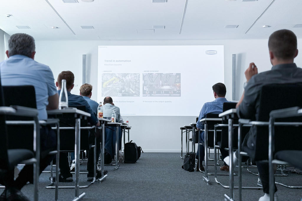 Das deutsche Verkaufsteam ergründete in Glatten neue Potenziale, Verkaufsmaßnahmen und Technologietrends.