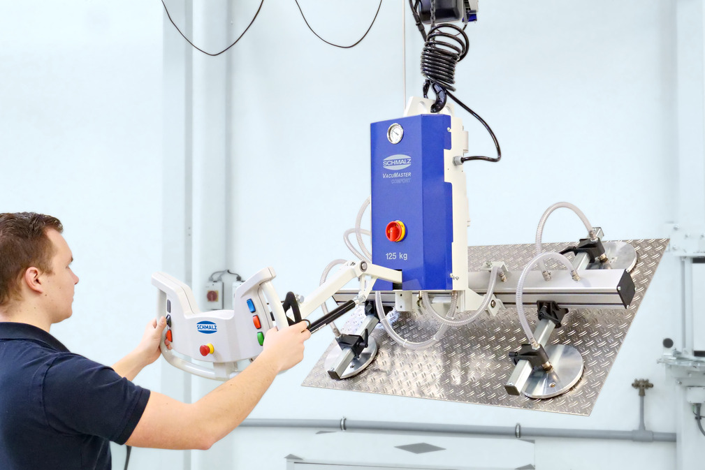 Bis zu 750 Kilogramm: Der VacuMaster Comfort ermöglicht energieeffizientes und gleichmäßiges Handling schwerer Teile.
