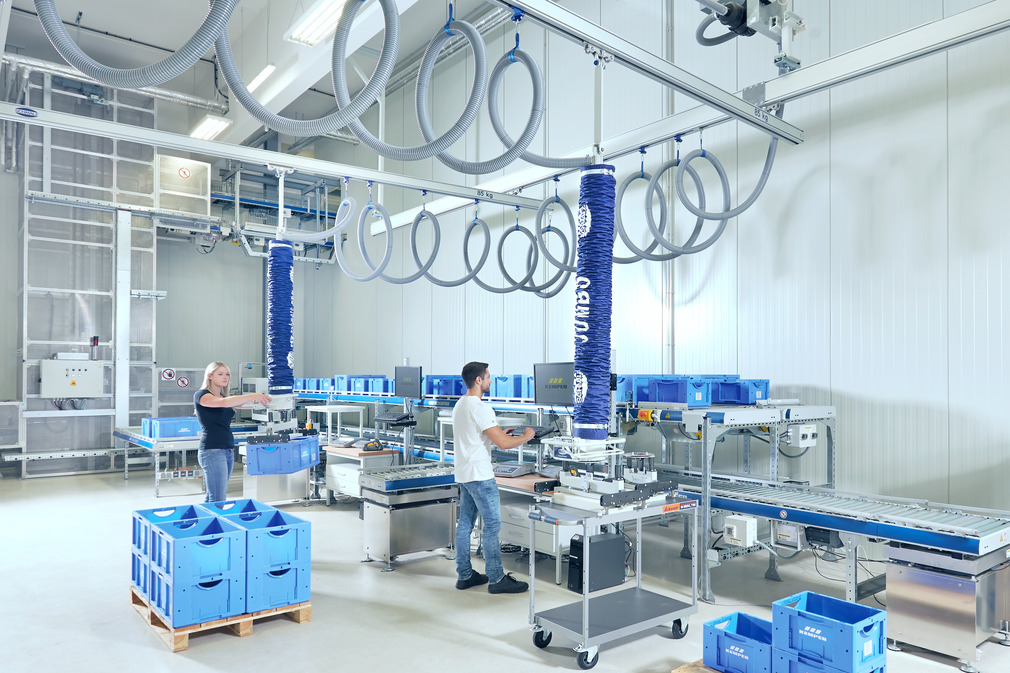 Schmalz bietet mit den Hängekrananlagen flexible Handhabungslösungen für große Arbeitsbereiche und Lasten bis 1.200 Kilogramm.