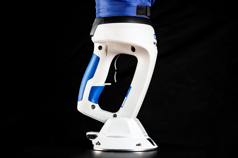 Ergonomic operating unit