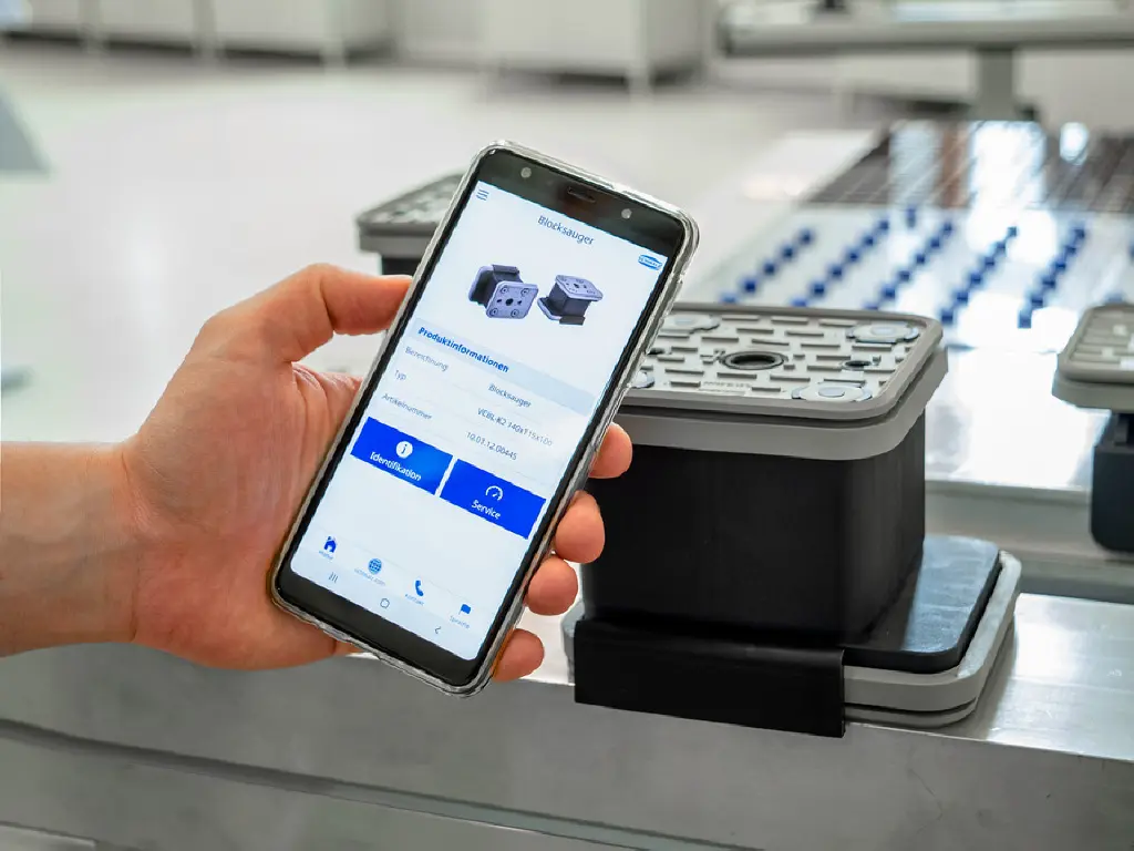 Thanks to NFC technology in the vacuum block, users can easily read relevant product data with their smartphone.