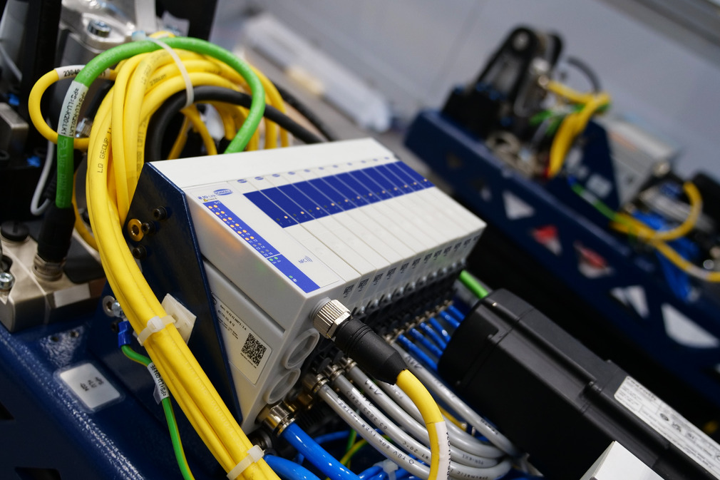 Das Mini-Kompaktterminal SCTMi ist eine clevere Lösung für die automatisierte Handhabung von luftdichten und leicht-porösen Materialien.