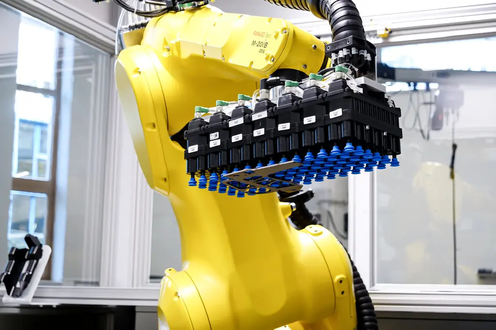 Mit dem Solution Kit ivOS Sheet Metal bauen Anlagenbetreiber mithilfe von künstlicher Intelligenz Bin-Picking-Anwendungen auf.