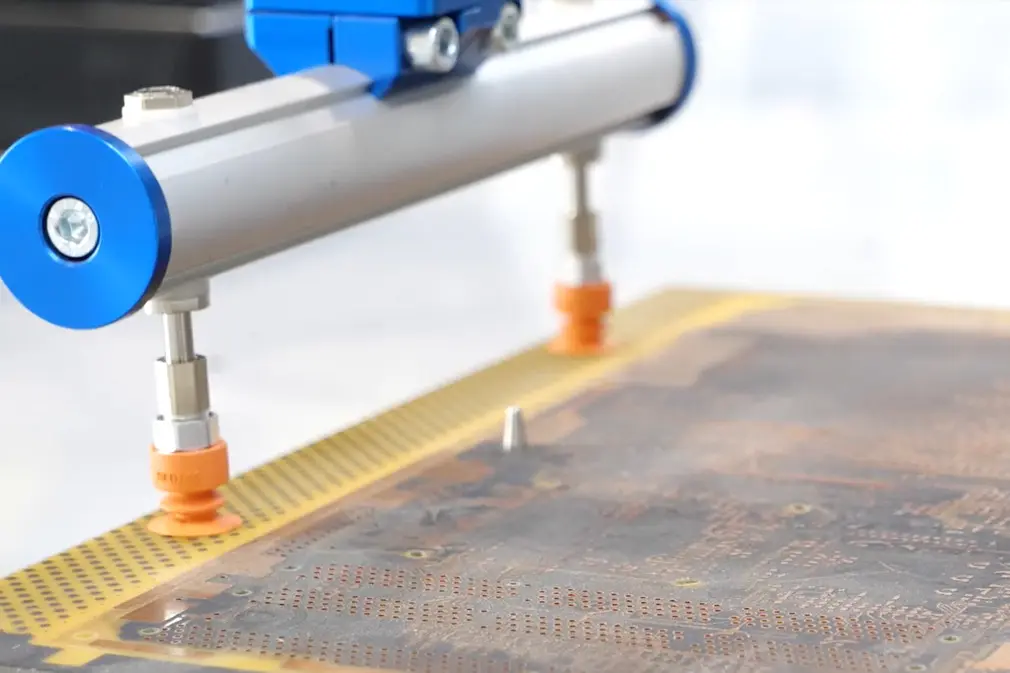 Material HT1-ESD for suction cups – Sensitive Electronics Perfectly Handled