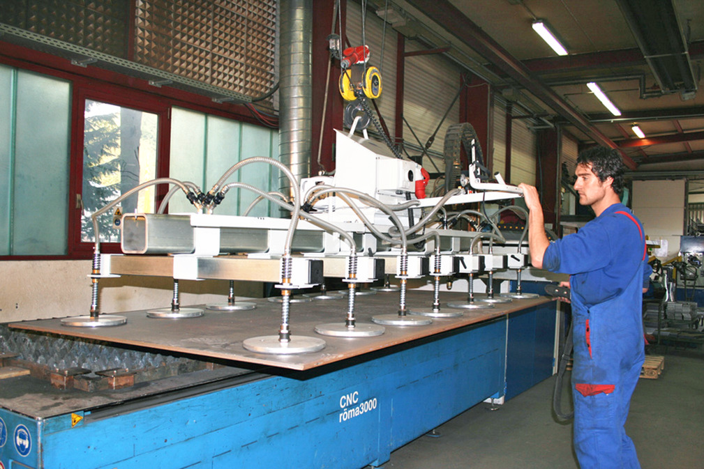 Heavy Steel Sheets Can Be Handled Using the Vacuum Lifting Device VacuMaster Vario