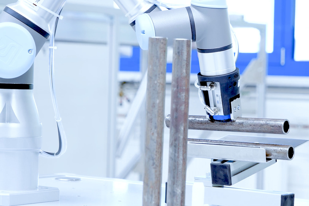 Set di ventosa magnetica SGM-SV per la movimentazione di pezzi ferromagnetici con robot e cobot leggeri - 0193