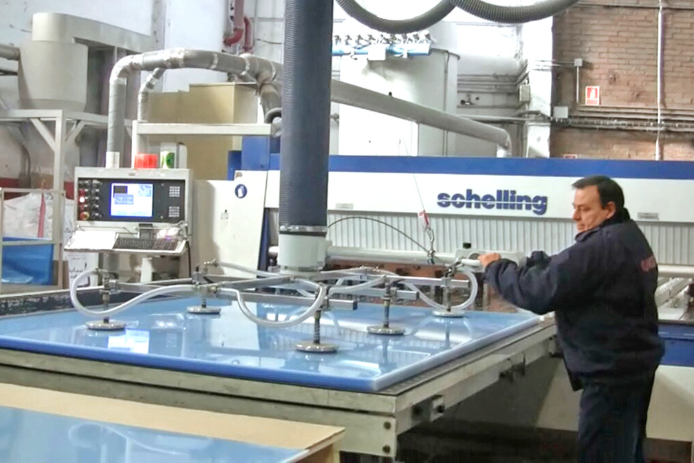 Tube de levage par le vide JumboErgo pour la manipulation de plaques de plastique