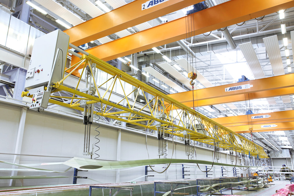 Vacuum Lifting Device VacuMaster for ejecting and transporting various components of wind turbines