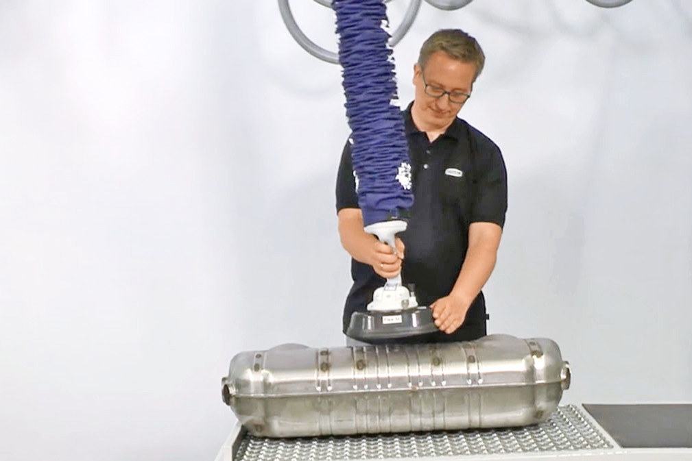 Buislifter JumboFlex voor de behandeling van uitlaatsystemen