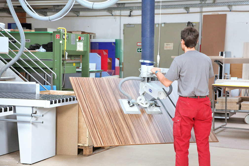 CNC Ağaç İşleme Makinelerinin Yüklenmesi ve Boşaltılması için Vakumlu Kaldırıcı JumboErgo