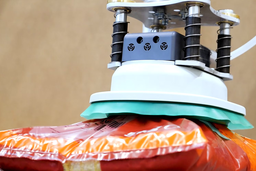 Revolutionary automation: The Sack Gripper PSSG in use with cobots and industrial robots - 0251