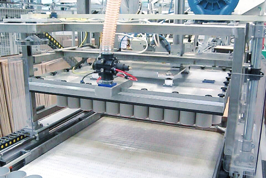 Vacuum Layer Gripping System SPZ for flexible Handling of different Layers of Cans