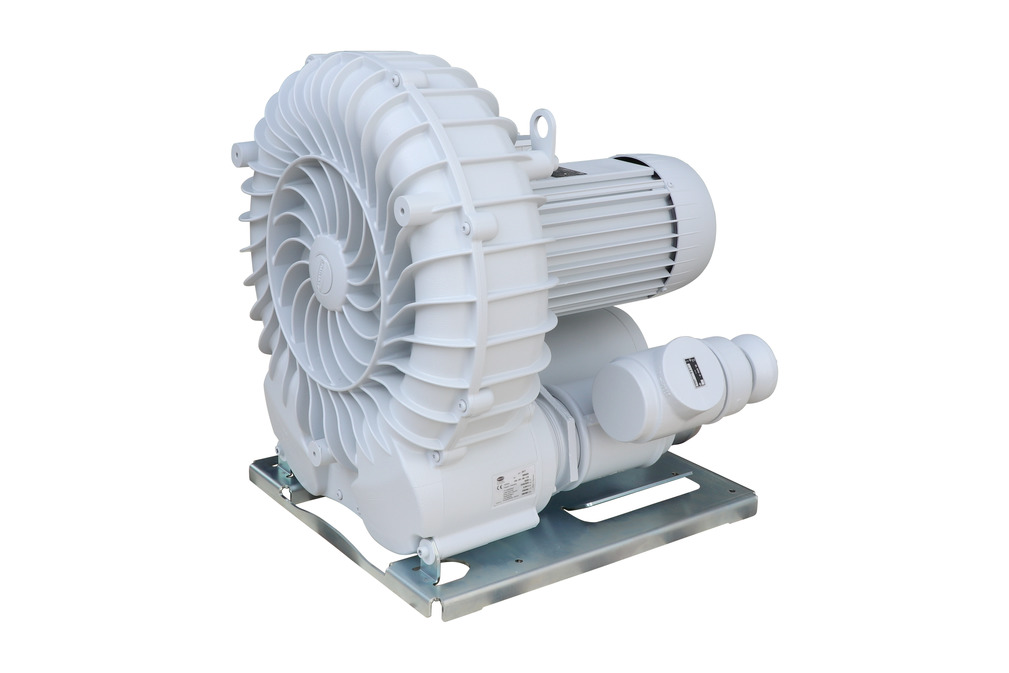 Vacuum Blower for high suction rate. 